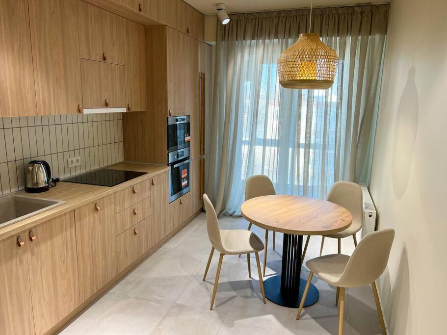 2 Bedroom On Ismail Corner Stefan Cel Mare, New Apartment, Chisinau Center! Екстериор снимка